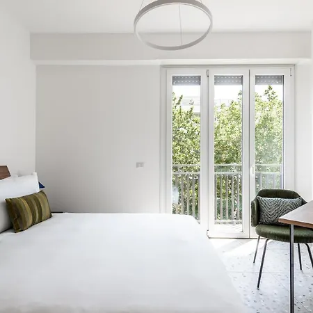 Numa Verso Aparthotel 4*