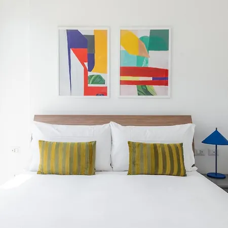 Numa Verso Aparthotel 4*