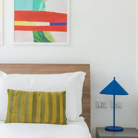 Numa Verso Aparthotel 4*