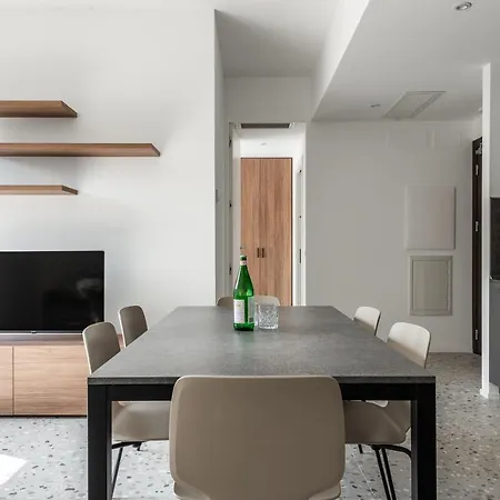 Numa Verso Aparthotel 4*