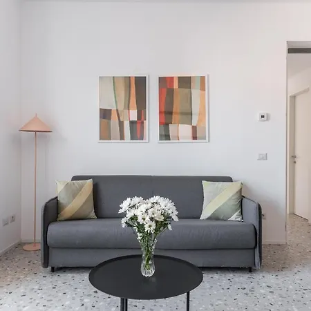 Aparthotel Numa Verso 4*