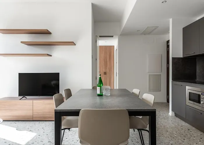 Numa Verso Aparthotel 4*